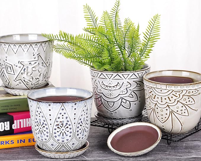 VanEnjoy 5.9 inch Round Bohemian Style Ceramic Planter, Geometry Engrave Off White Brown Succulent Planter Flower Pot, Indoor Outdoor Decorative Planter