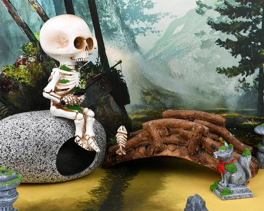 DS. DISTINCTIVE STYLE Style Fishing Skeleton Statue 4.5 Inch Mini Skull Figurines Halloween Gothic Decor Resin Cute Skull Fisher Sculpture for Outdoor Garden Pond Fountain Poolside