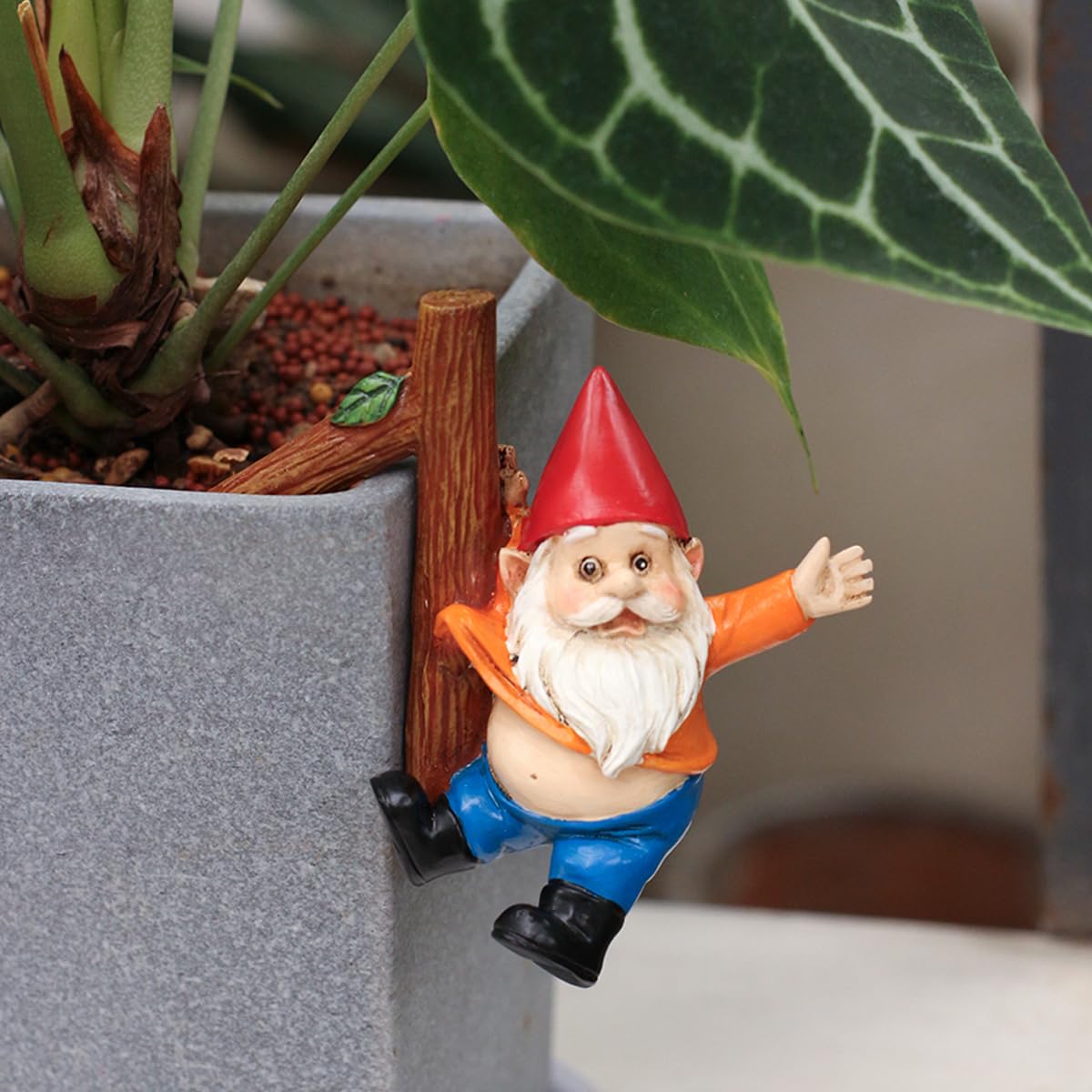 JARPSIRY Funny Garden Gnome Statue Flower Pot Hugger, Jackets Hanging on Branch Gnome Figurine Resin Sculpture Outdoor Decor Patio Lawn Yard Fence Plant Pot Ornaments
