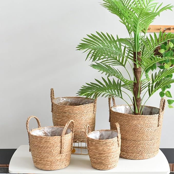 Rattan Planter Basket, Straw Weaving Woven Straw Flower Pot, Wicker Rattan Vase Sundries Organizers Storage Bins, Hand Woven Basket Planter with Plastics Liners and Handle for Indoor Outdoor (Small)