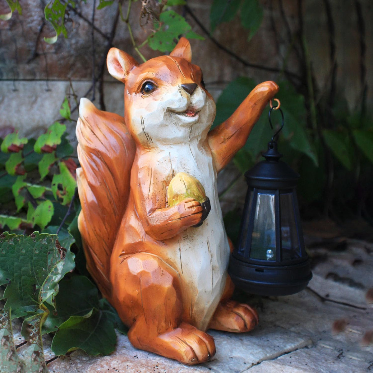 Solar Squirrel Garden Statue, Resin Solar Light Figurine Outdoor Decor