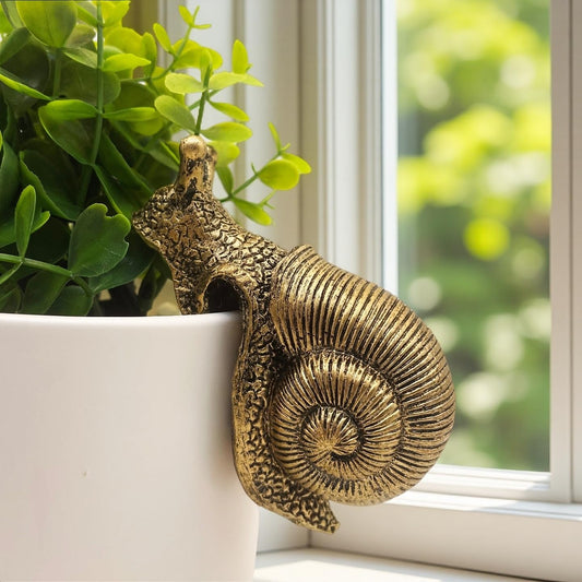 JARPSIRY Vintage Bronze Climbing Snail Statue Flower Pot and Vase Hugger Miniature Fairy Garden Terrarium Decor Resin Art Patio Lawn Yard Ornaments Outdoor Fence Decorations