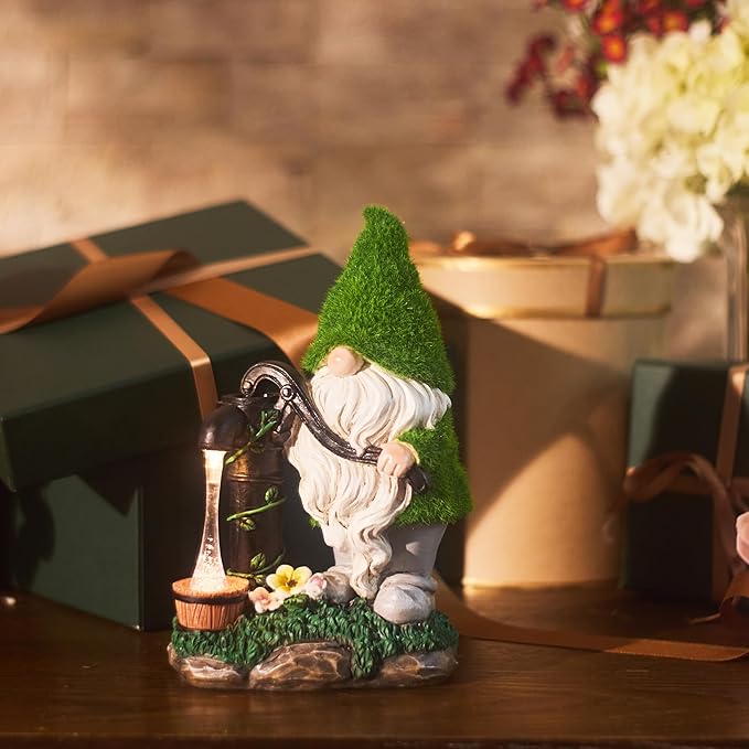 TERESA'S COLLECTIONS Garden Gnomes Decor with Solar Lights, Fathers Gifts, Green Outdoor Resin Decorations for Porch Patio, Gnome Ornaments for Dad and Mom，9"